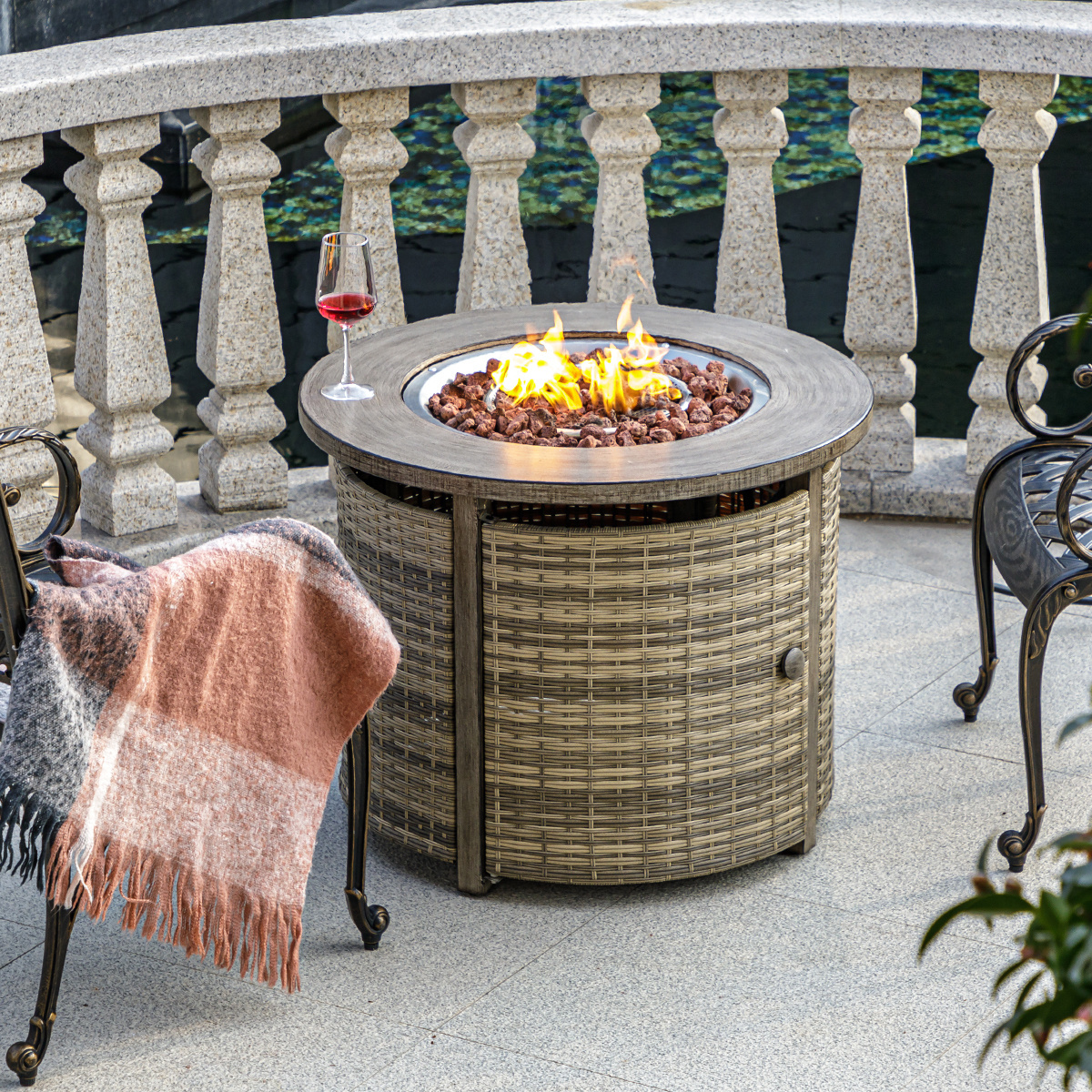 Outdoor  Wicker Patio Propane Wood Tabletop Propane Gas Fire Pit Table 50,000 BTU/14.65 KW