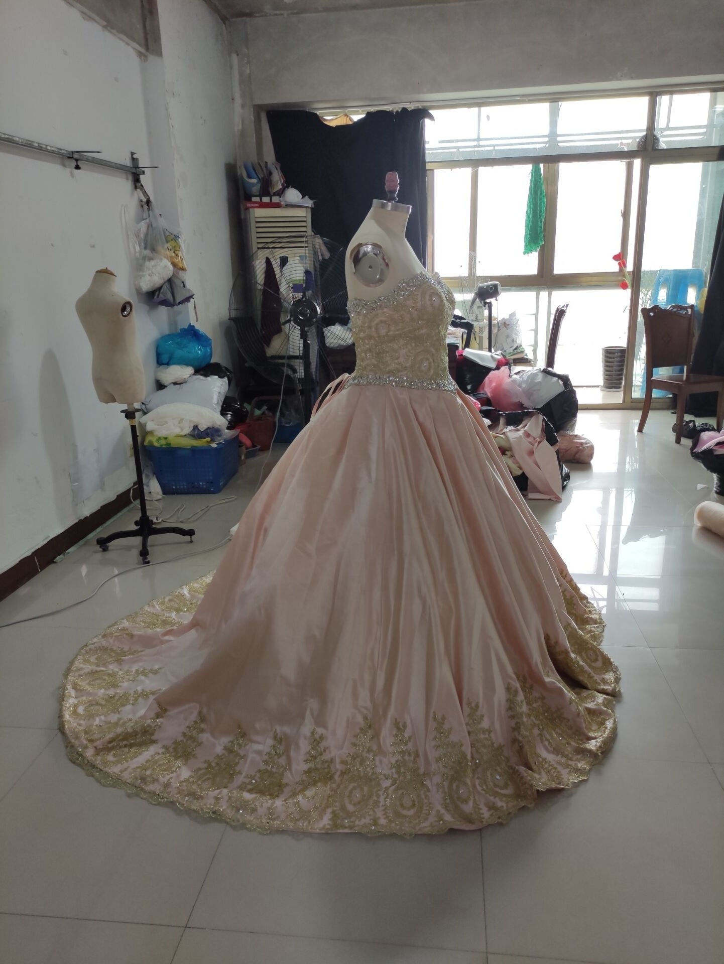 Strapless Sweet Heart Neck Gold Lace Ball Gown Party Dresses Custom Made Quinceanera Dresses