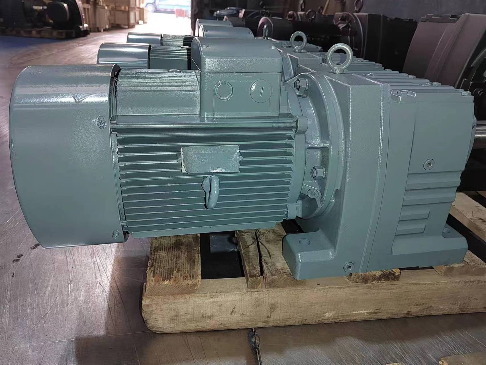 R series Speed Reducer Coaxial Helical Inline Gearbox