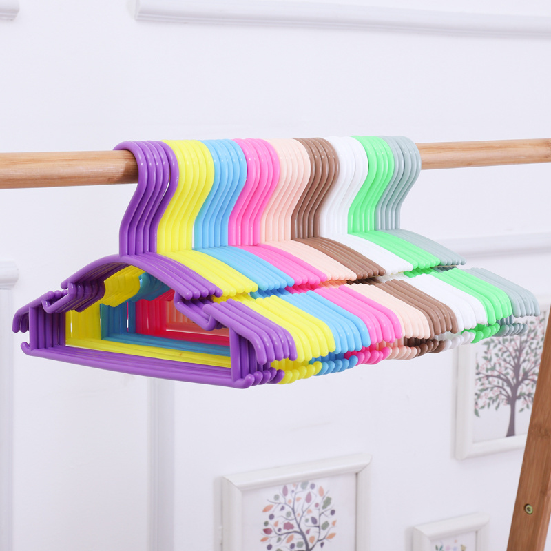 hot sale custom color cheap towel hangerultra thin kids plastic hangers wiht hook