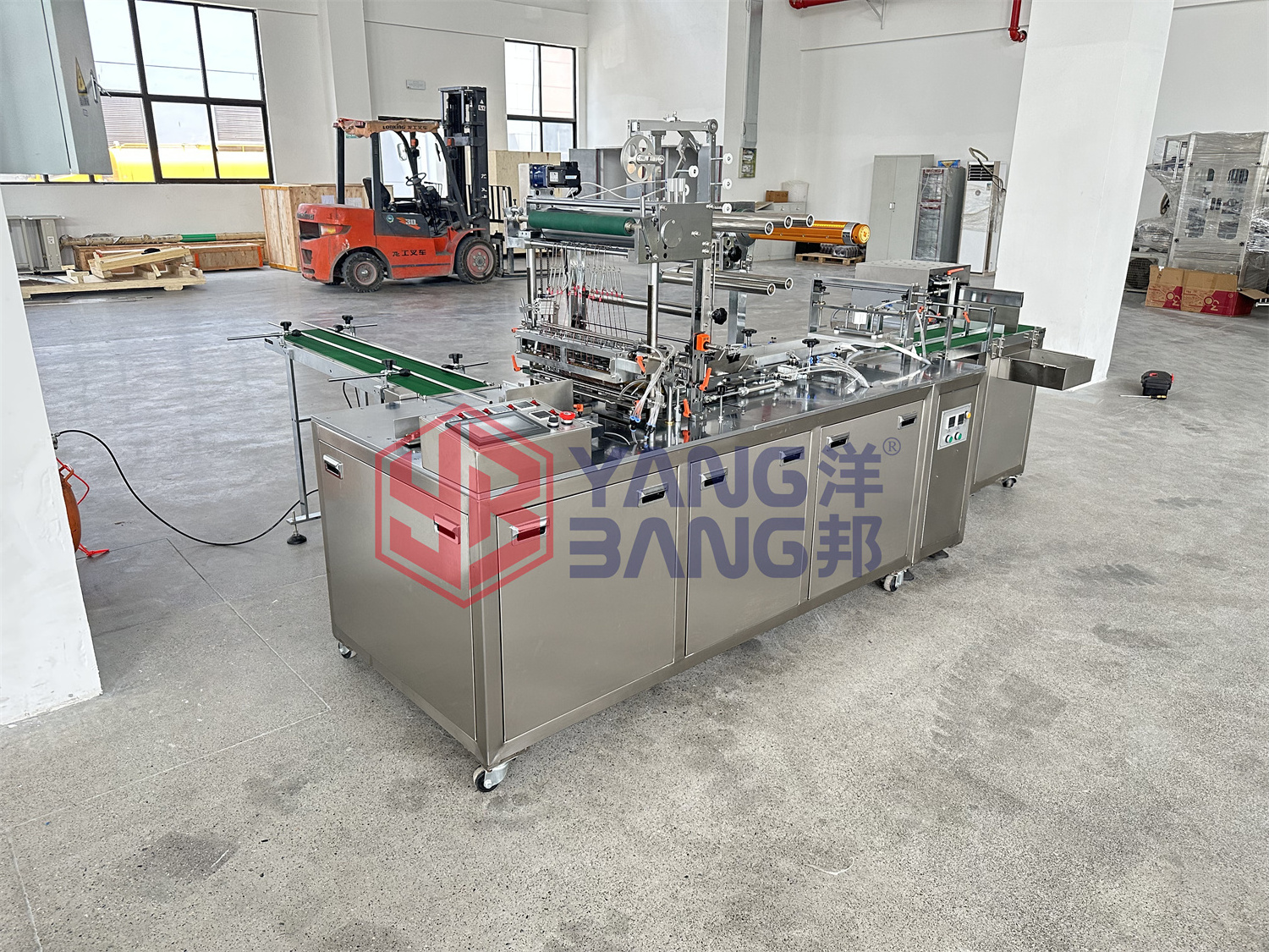 Automatic PLC Control High Speed Soap Chocolate Box Cellophane Wrapping Packing Machine Overwrap Machine