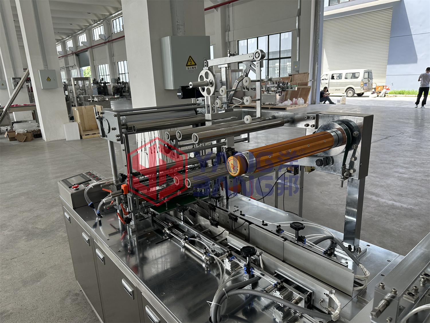 Automatic PLC Control High Speed Soap Chocolate Box Cellophane Wrapping Packing Machine Overwrap Machine