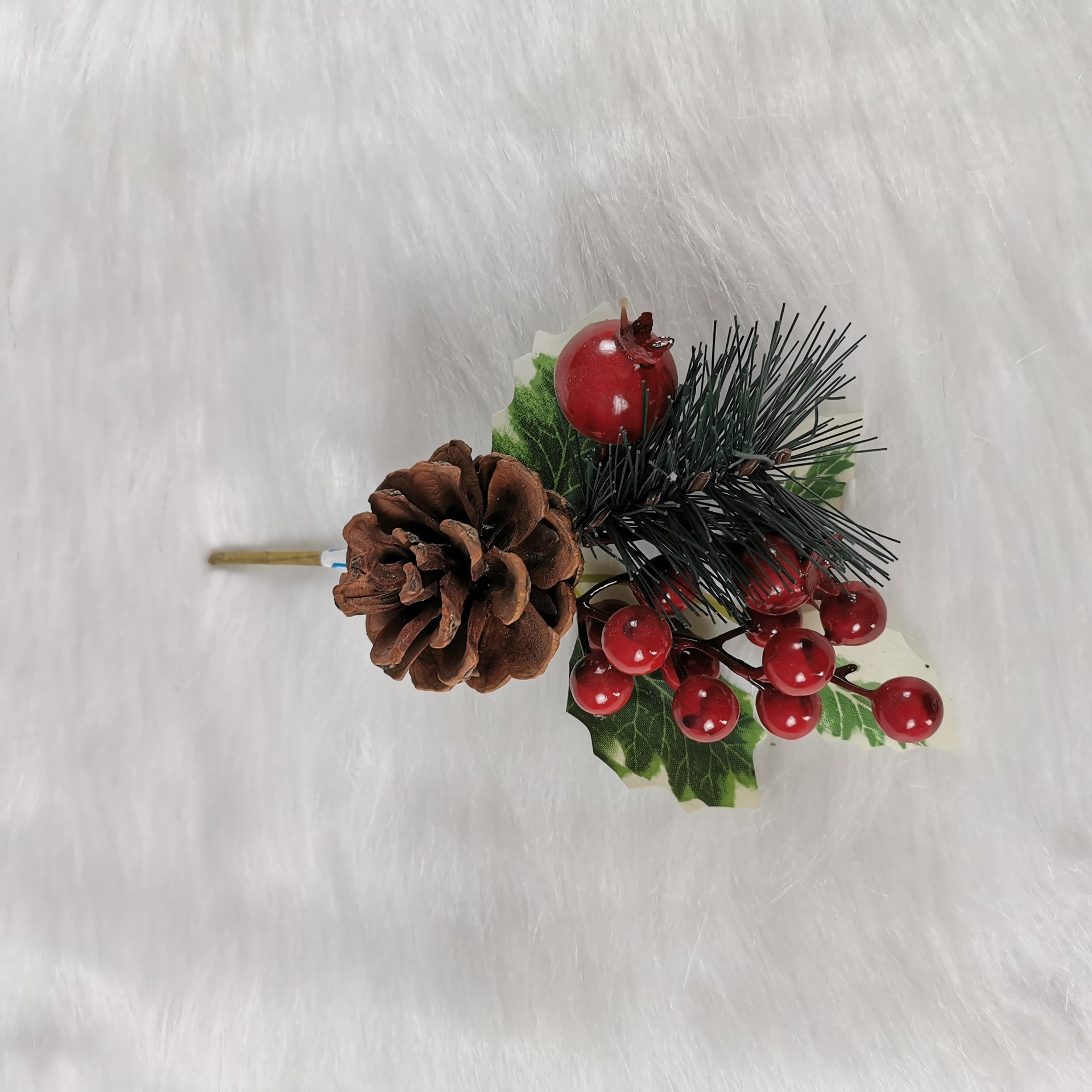 S0341 Wholesale Party Decorative Filler Red Berry Spray Picks Floral Pinecones Branches Plastic Artificial Christmas Tree Picks