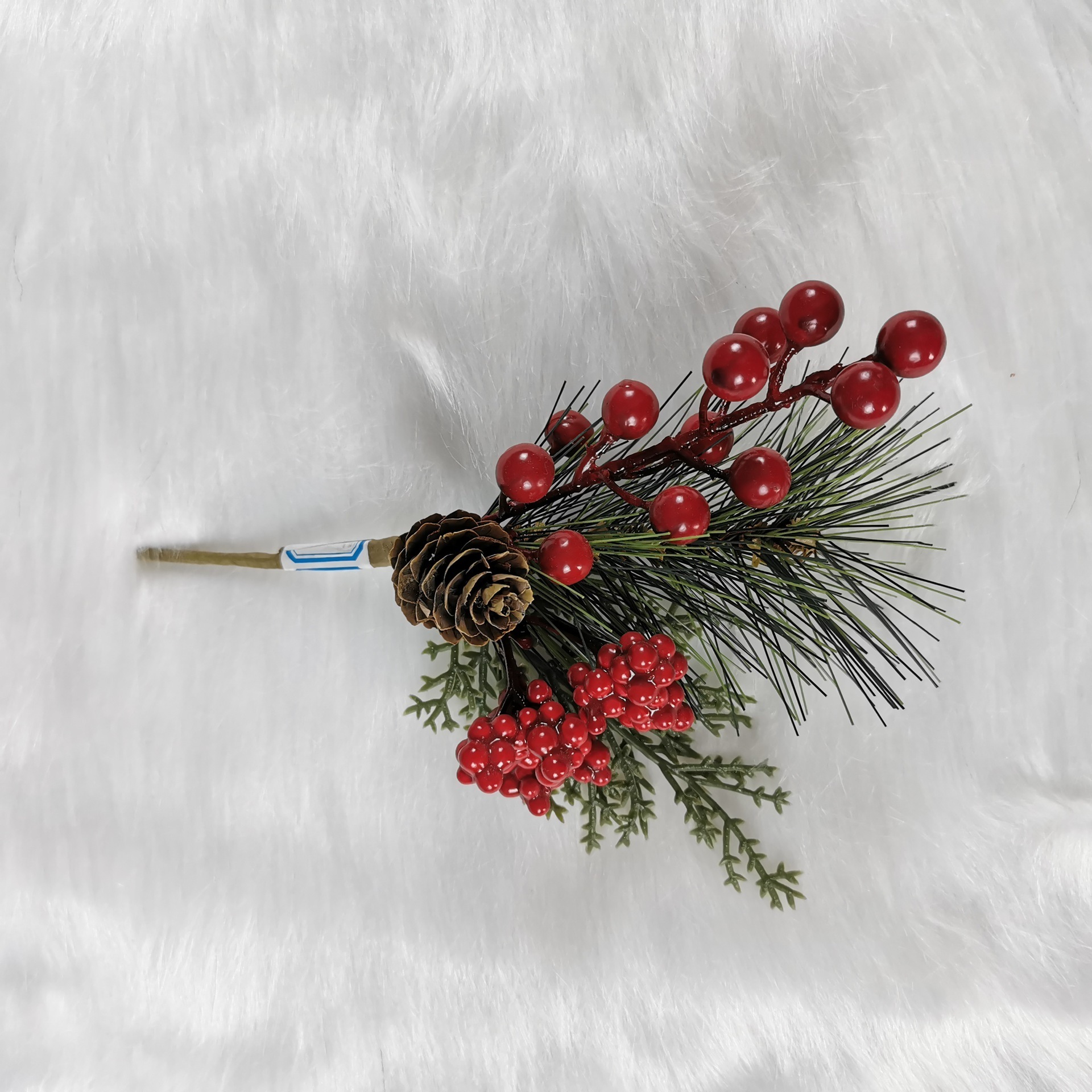 S0341 Wholesale Party Decorative Filler Red Berry Spray Picks Floral Pinecones Branches Plastic Artificial Christmas Tree Picks