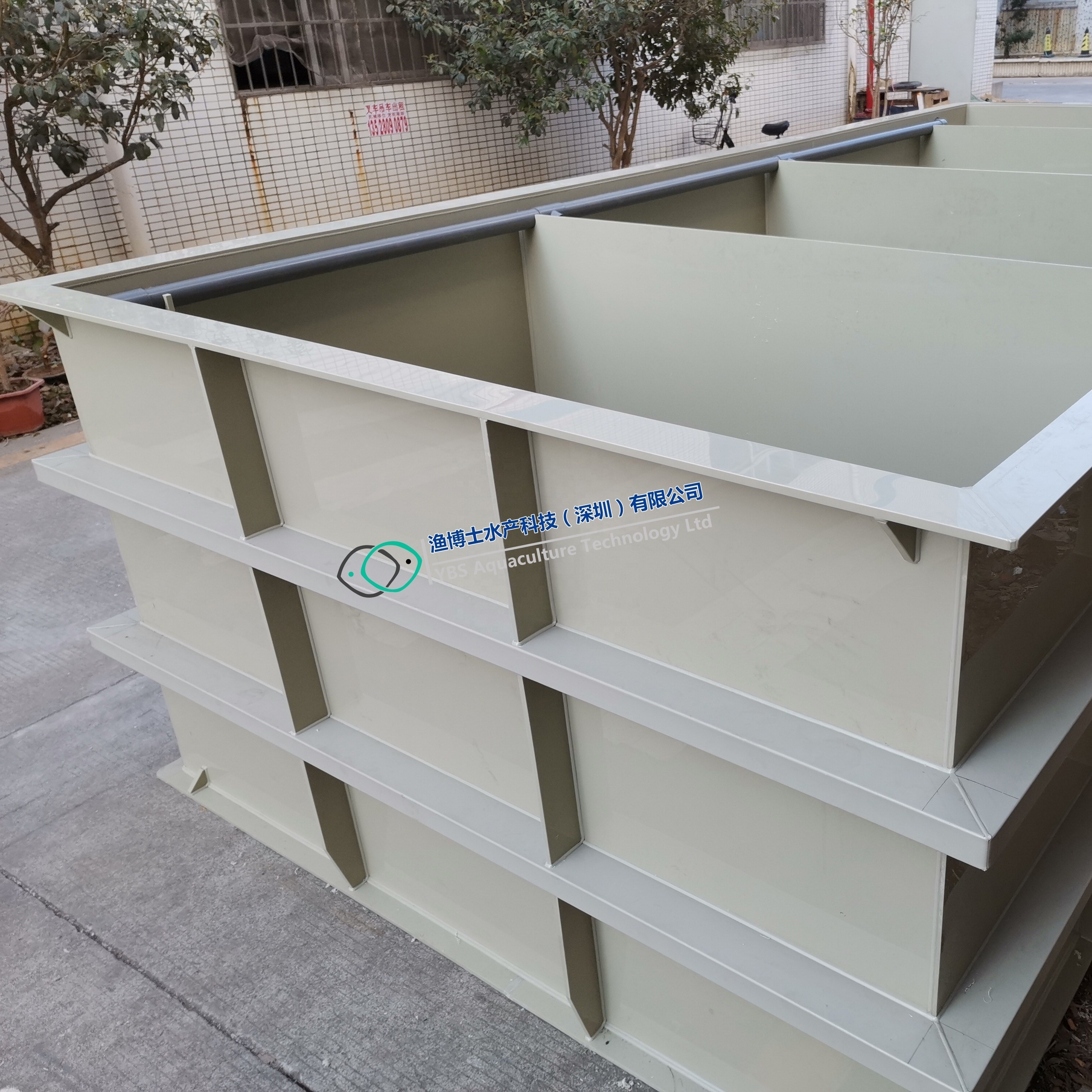 manufacturer of pp Wholesale Aquatic Market use Rectangular Tanks for holding the fish to sell