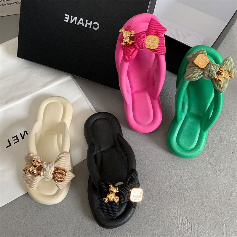 2023 Summer Decorative Sandals Women New Bow Clip Toe Flat Sandals Fashion Pendant Small Bear Flip Flop