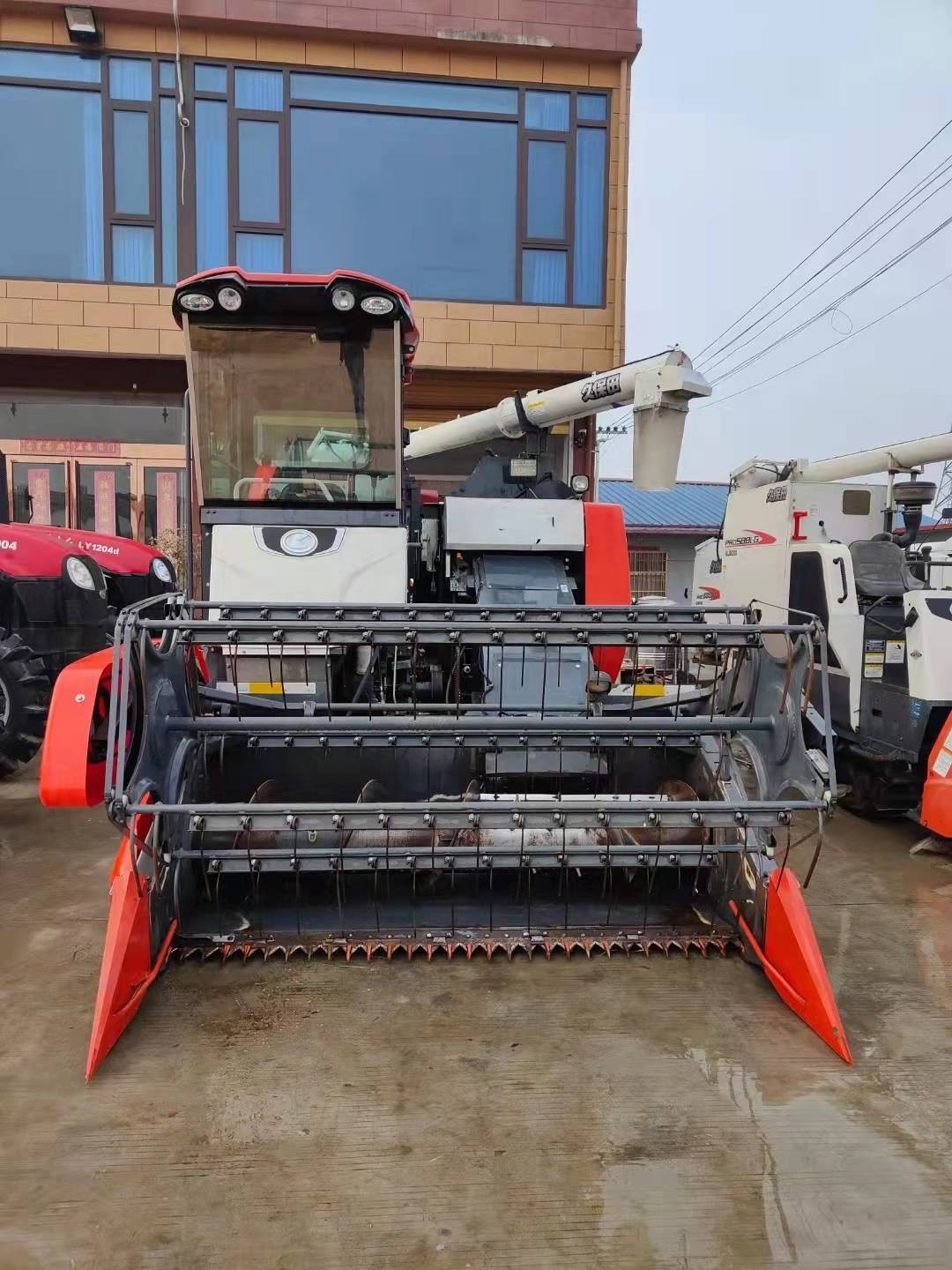 factory price Kubota Pro758Q DC70 USED combine harvester with small granary