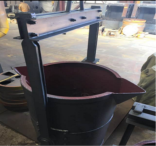 Molten iron pouring ladle for casting foundry,Excellent quality stainless steel pouring ladle