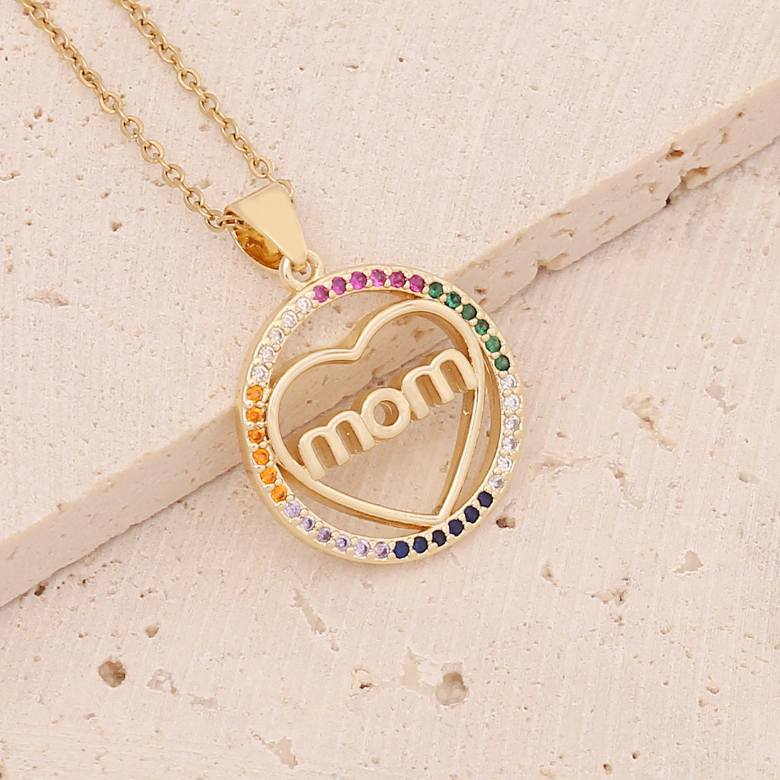 New Arrival Mother's Day Gift 18K Gold Plated Mom Love Heart Necklace Fashion Full Diamond Brass Mom Necklace Jewelry