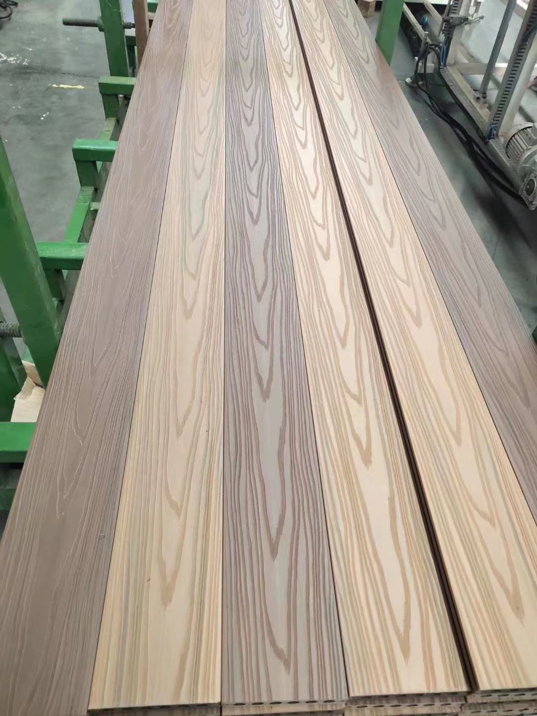 Outdoor Decking Flooring Wear Resistant Wood Plastic Solid WPC Composite Decking WPC Decking Tiles