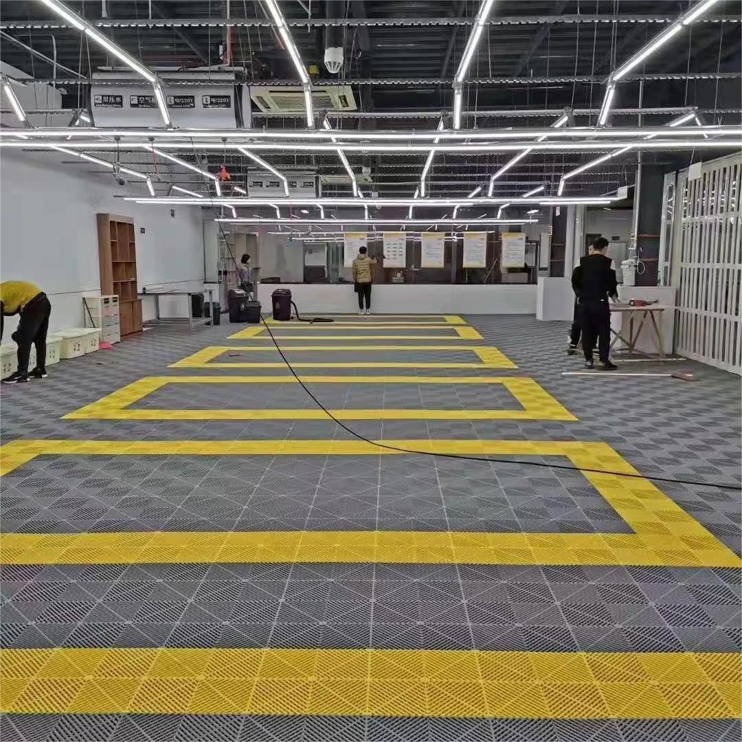 OEM Removable Interlocking Garage Flooring PP PVC Garage Floor Tiles Plastic For Warehouse Showroom Car Detailing Shop