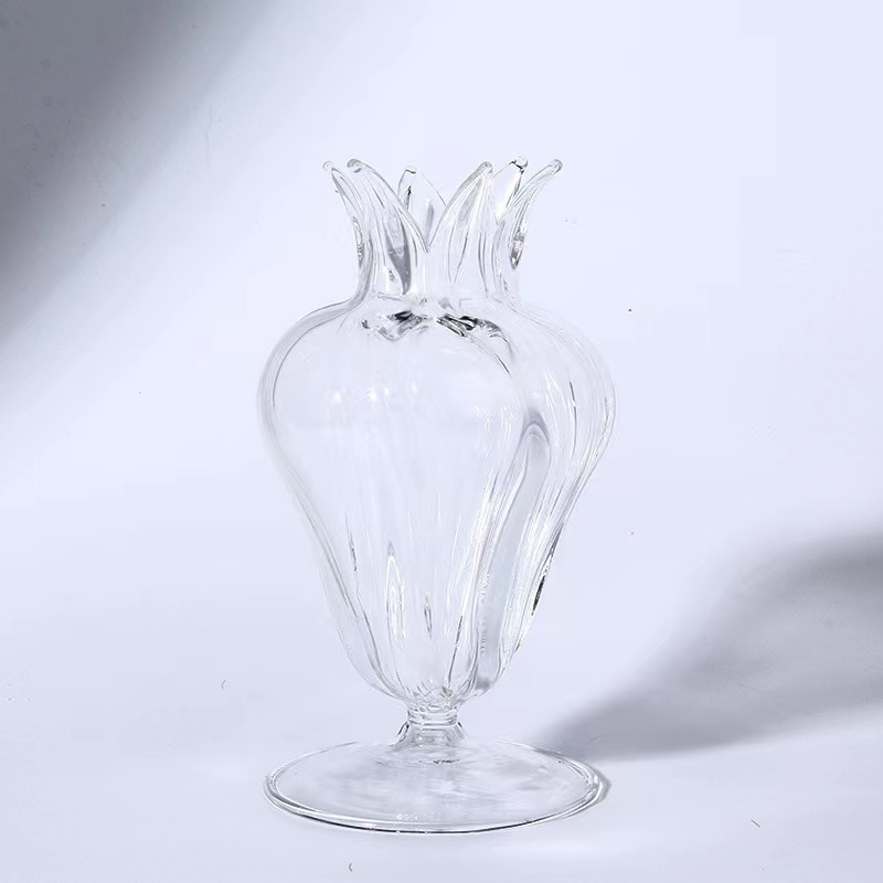 OEM Handmade Tabletop Decoration Clear Borosilicate Rippled Glass Bud Flower Vase with Petals Around The Rim