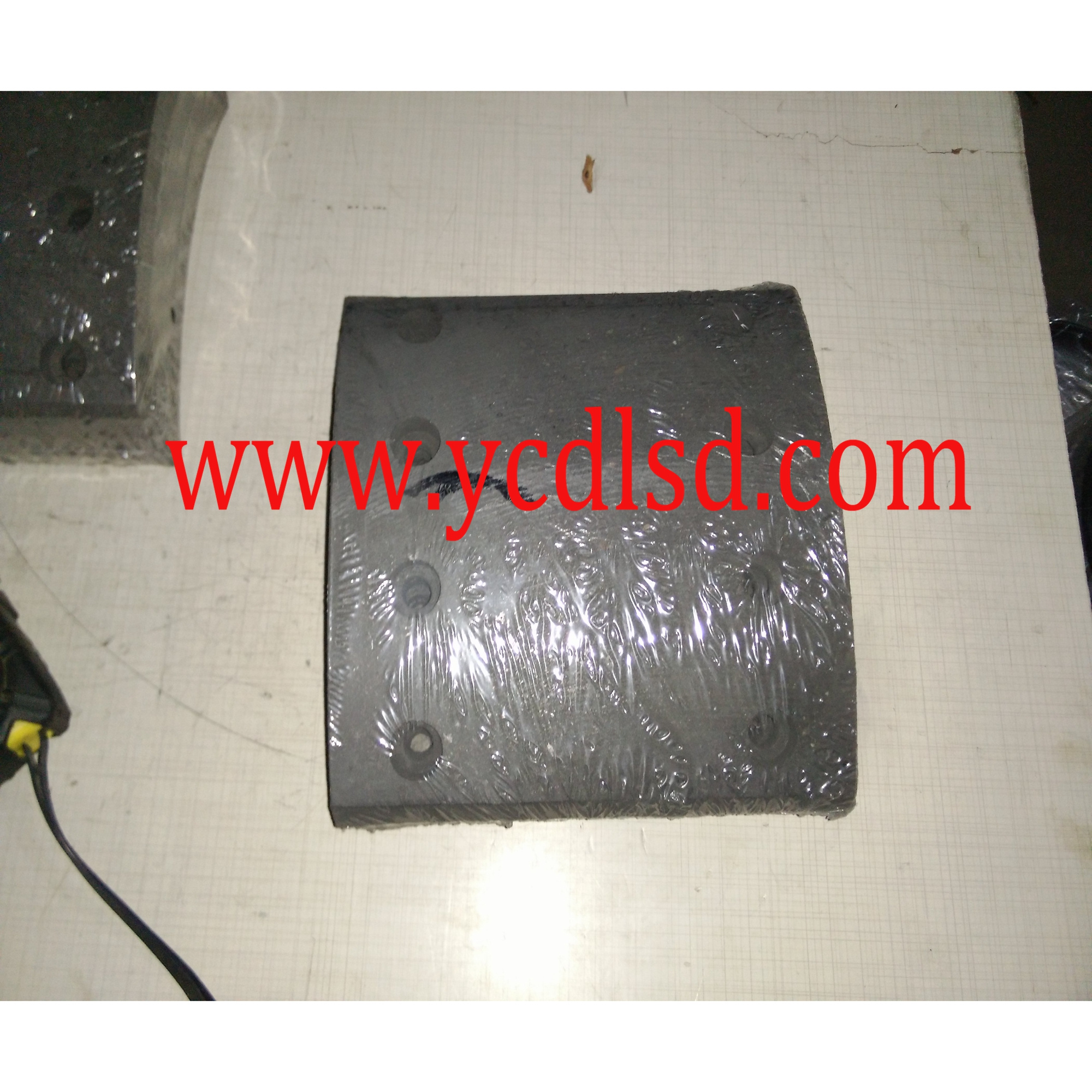 Brake pads  for    QY70K crane