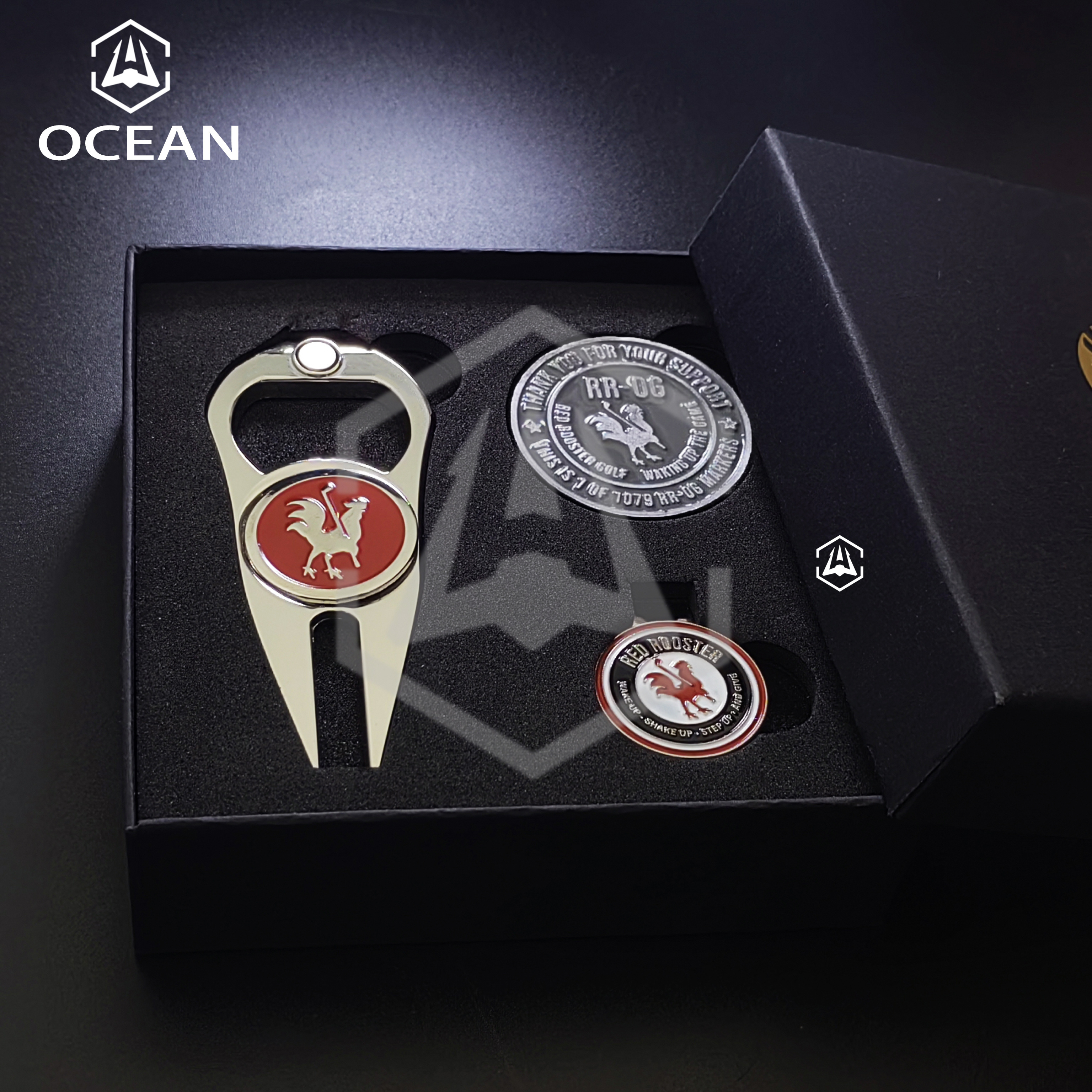 Wholesale Custom Logo Golf Accessories Switchblade Ball Marker Golf Divot Repair Tool Zinc Alloy Golf Divot Tool Display