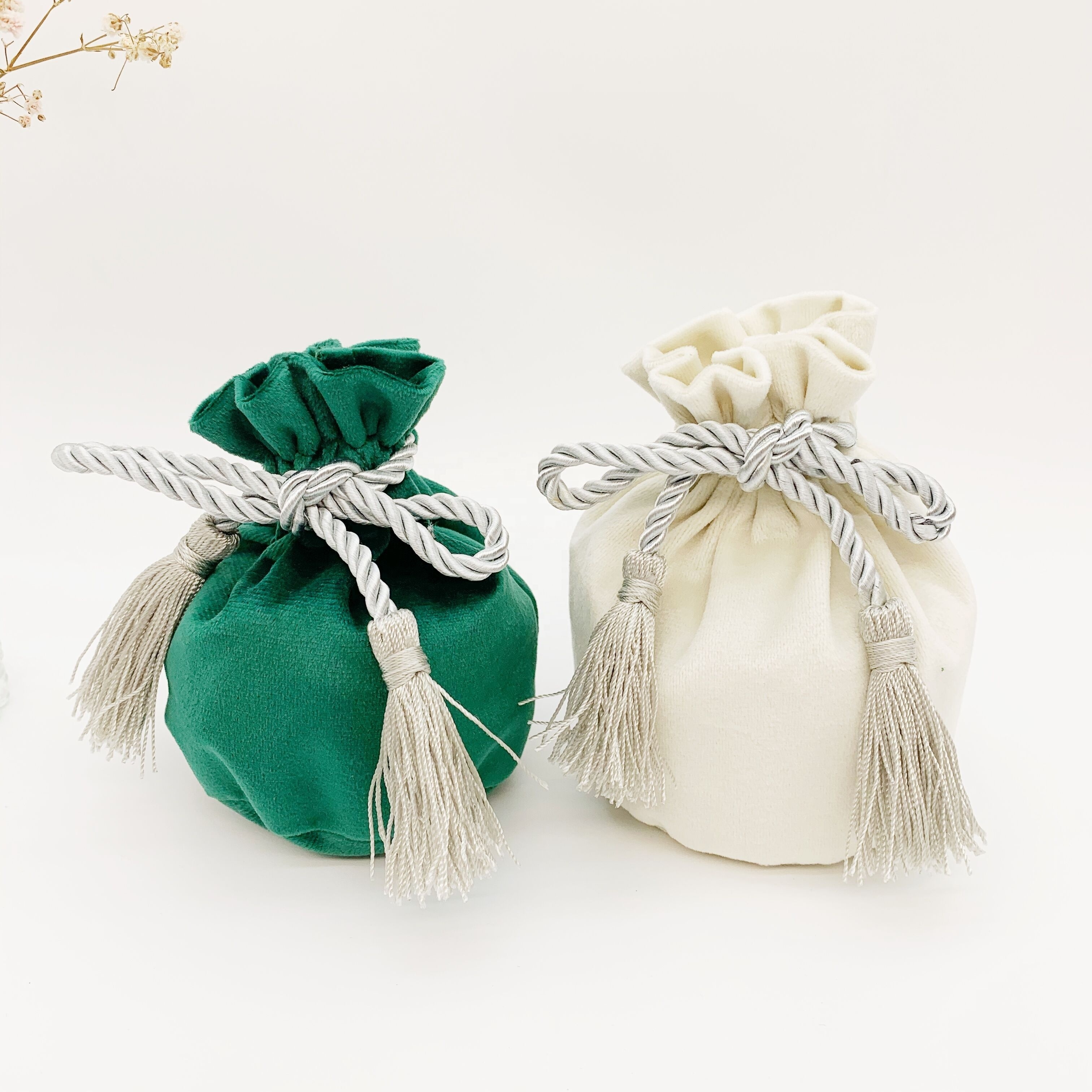 Custom 3x5inches Soft Velvet Perfume Glass Jar Packaging Bags With Tassel Drawstring Pouches Soft Velvet