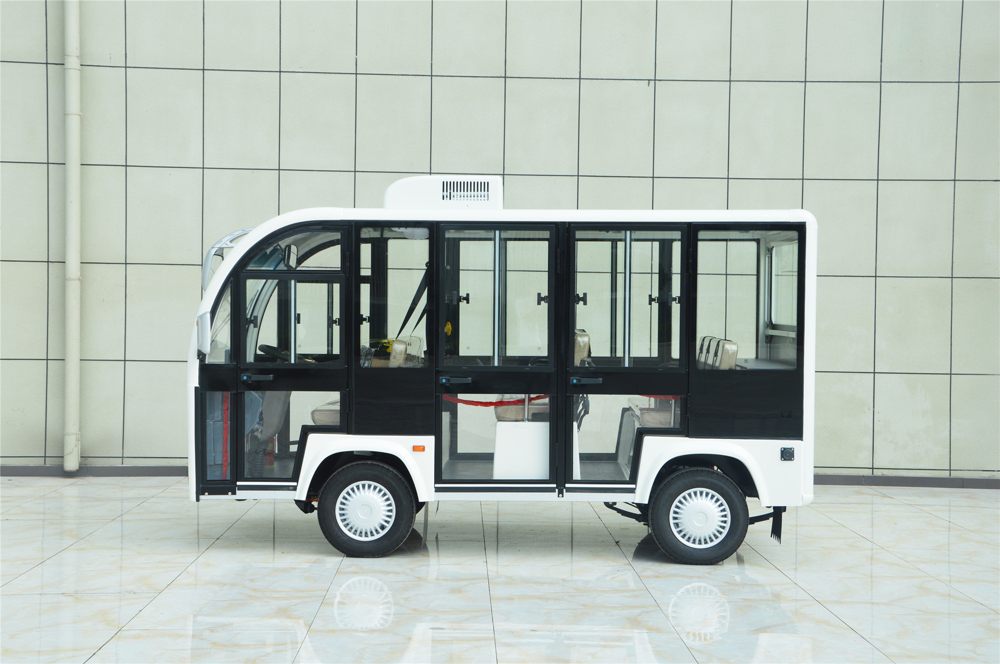 8 Passenger Mini Electric Shuttle Tourist Bus