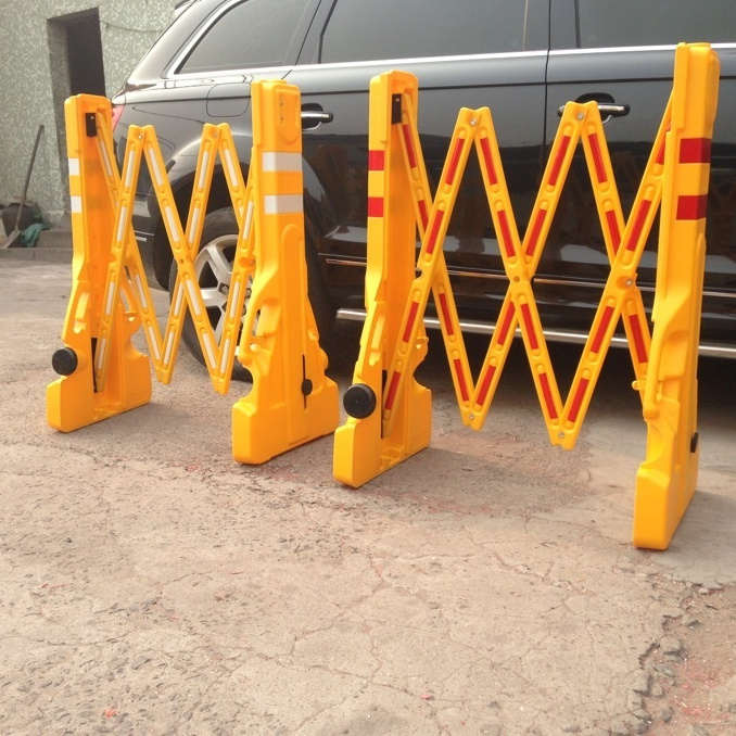 2020 CE wholesale flexible road safety traffic expanding barrier retractable scissor fence retractable fence gate