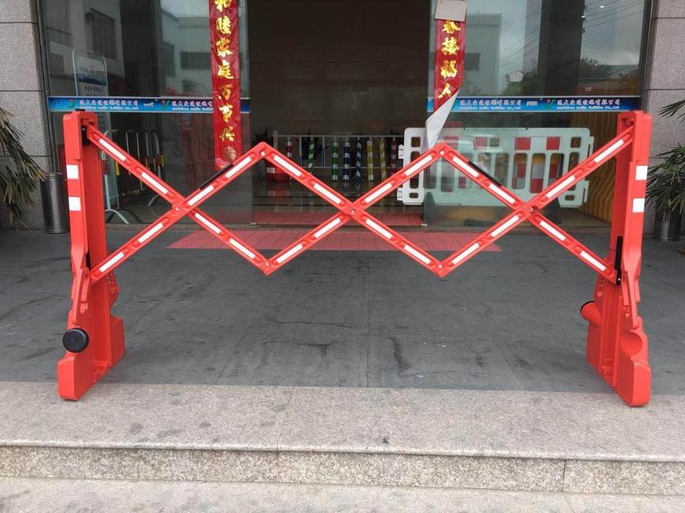 2022 hot sale yellow plastic barriers Stand Road Safety Products Traffic Portable Folding used road barrier