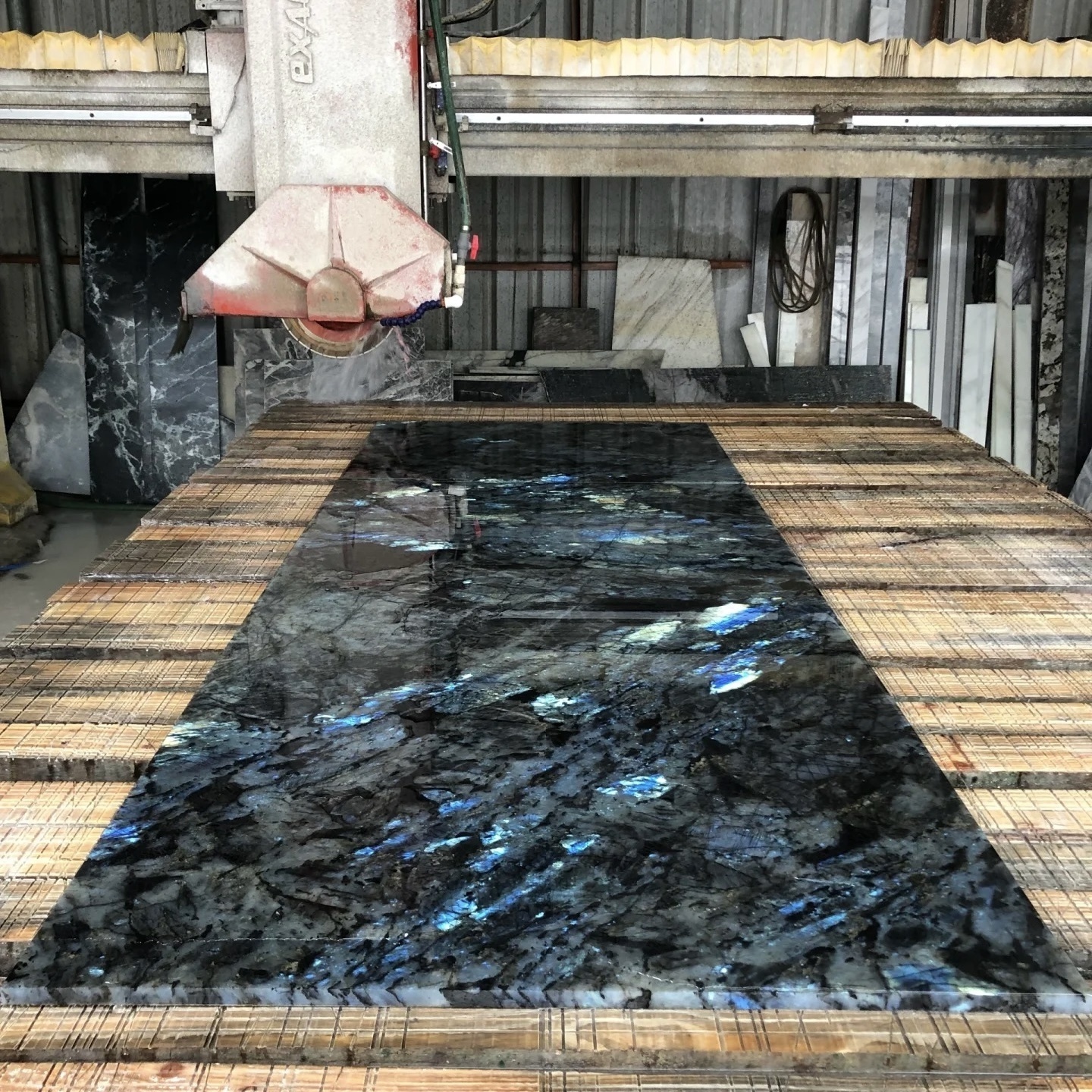 Chinese Mine Natural Luxury Granite Blue Labradorite Granite For High-End Dining Table Countertop