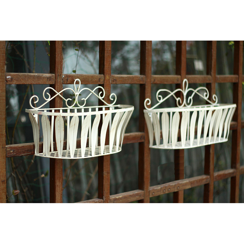 New Design Fashionable Style Handmade Forged Wrought Iron Decor Wall Hanging Mounting Flower Plant Basket metal flower stand