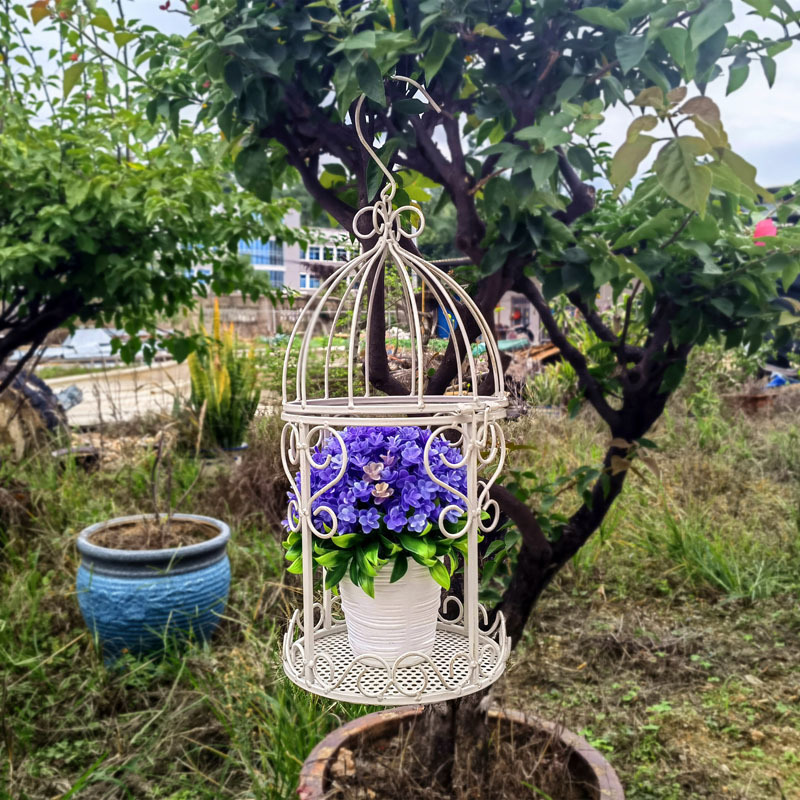 Metal Hanging Planter Basket With Round Wire Plant Holder With Chain Decorative Flower Pots Hanger For Garden Metal Flower Stand