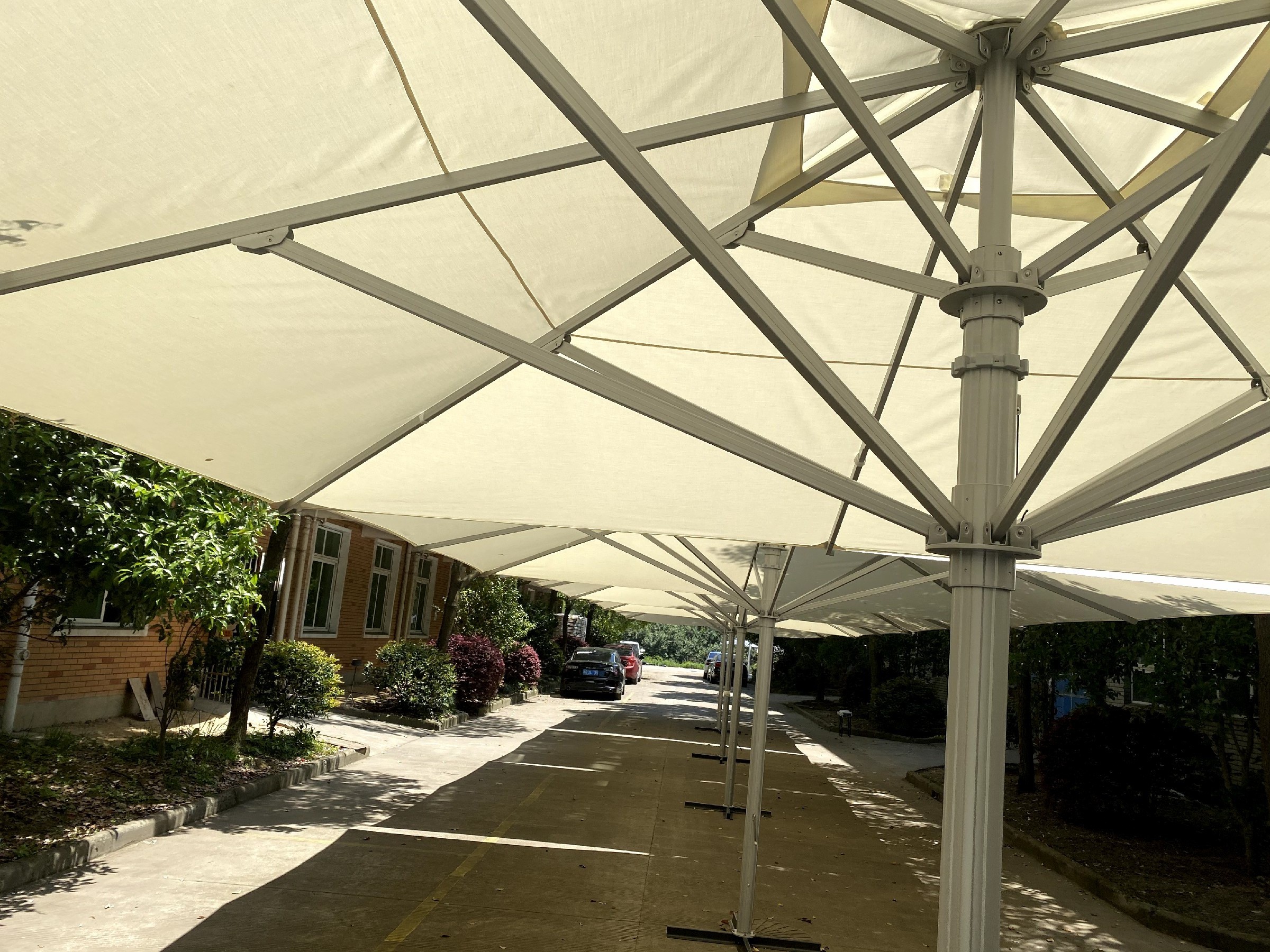 YEEZE Custom Design Outdoor Parasol Umbrella Leisure Facilities parasol for Heavy Duty Offset Patio Umbrella