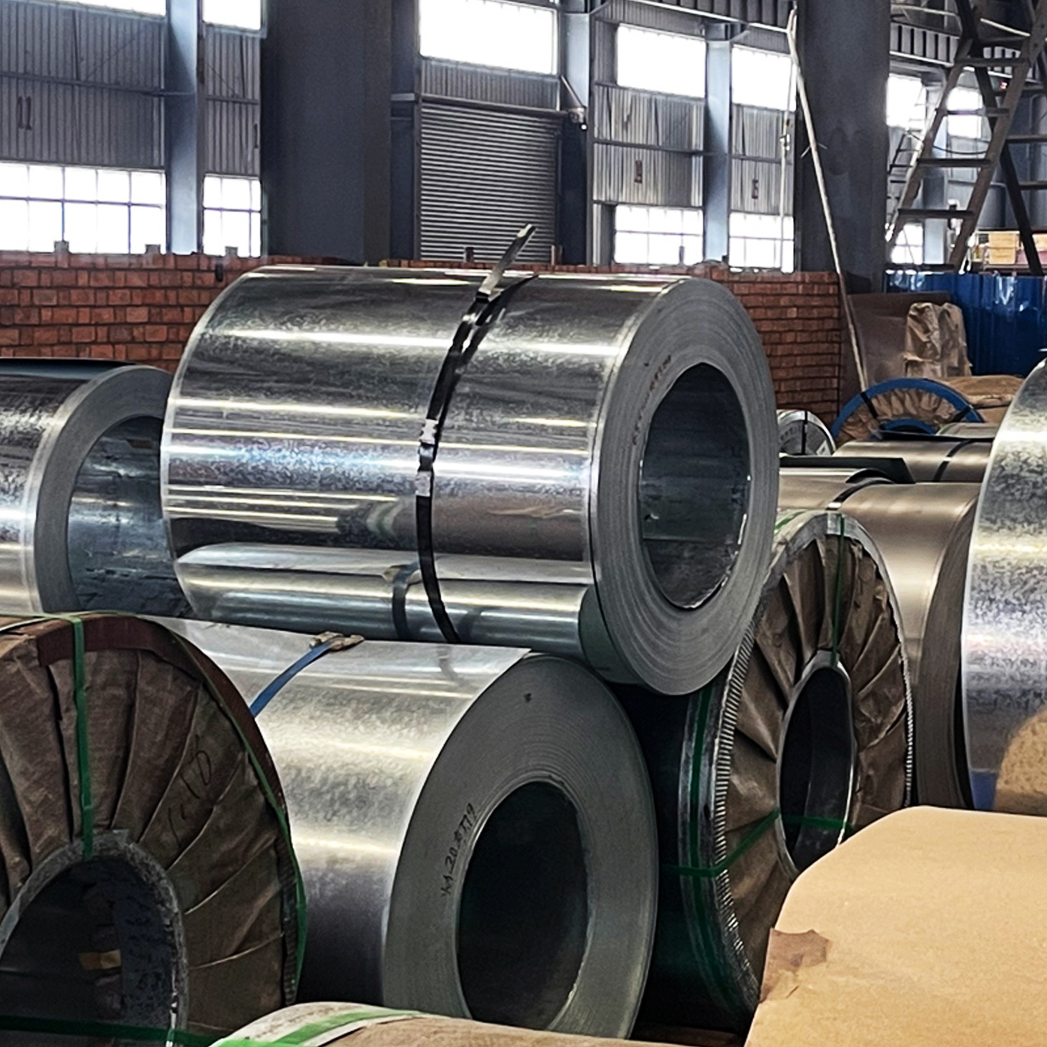 Thick 0.5mm 0.8mm 1mm 24 26 28 gauge z150 z200 z275 aisi astm a36 a653 dx51d dx52d galvanized steel coil price per ton