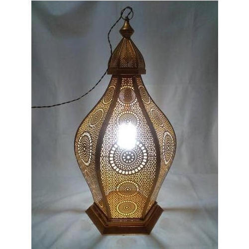 Top Quality Metal Candle Lantern Modern Brass Antique Candle Glass Lantern Latest Brass Lantern Top Arabic Hanging Lamps Cheap