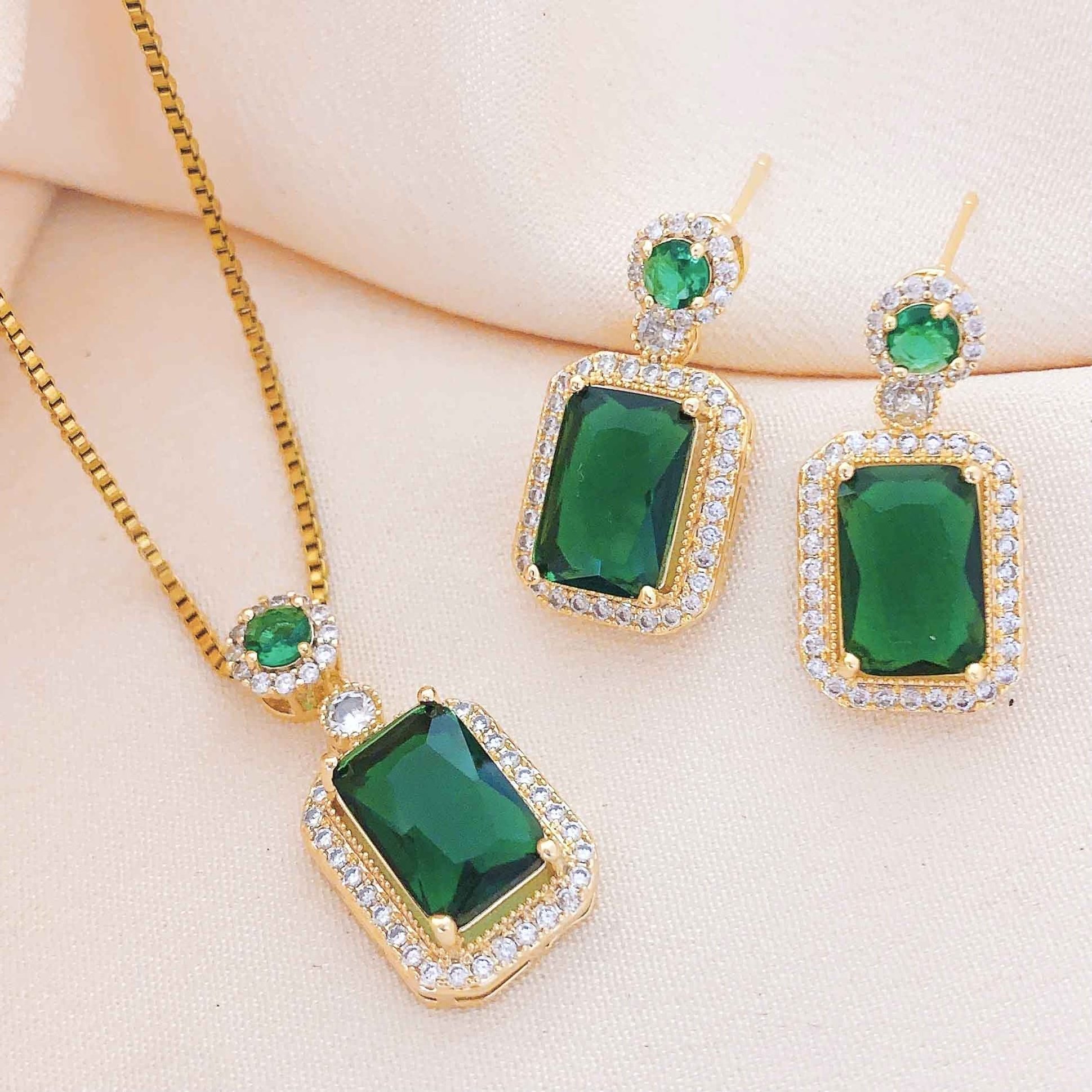 Women's fashion jewelry cubic zirconia copper alloy retro green square pendant jewelry set suitable for women's daily wear