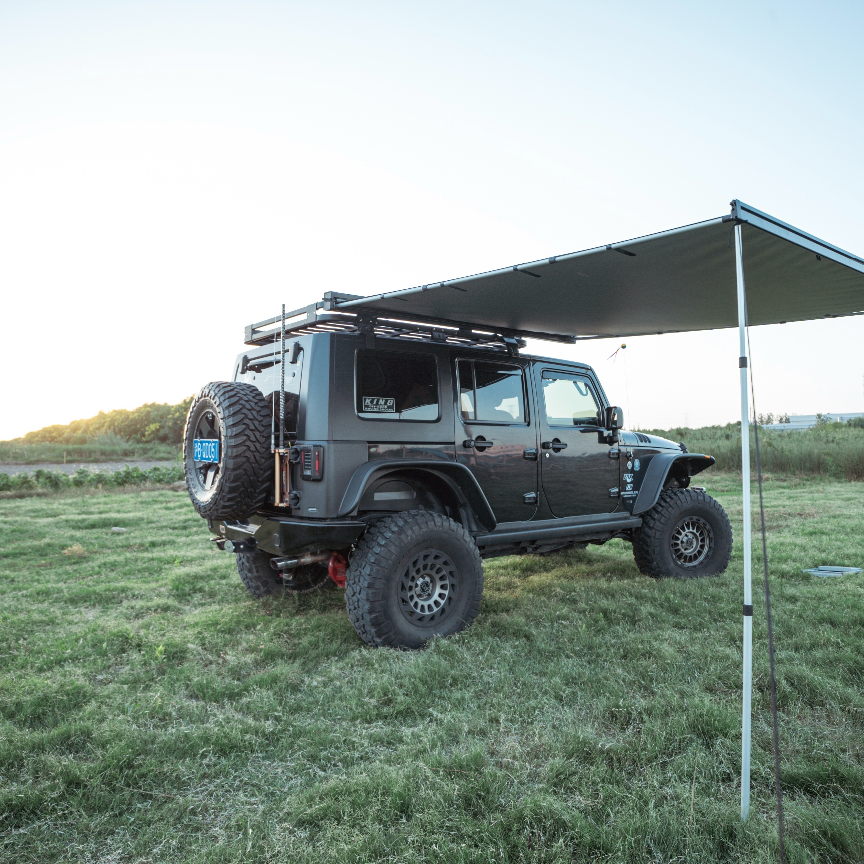 Outdoor Camping 2.5X2.5M Car Side Awning SUV Truck Car Awning with Vinyl fabric