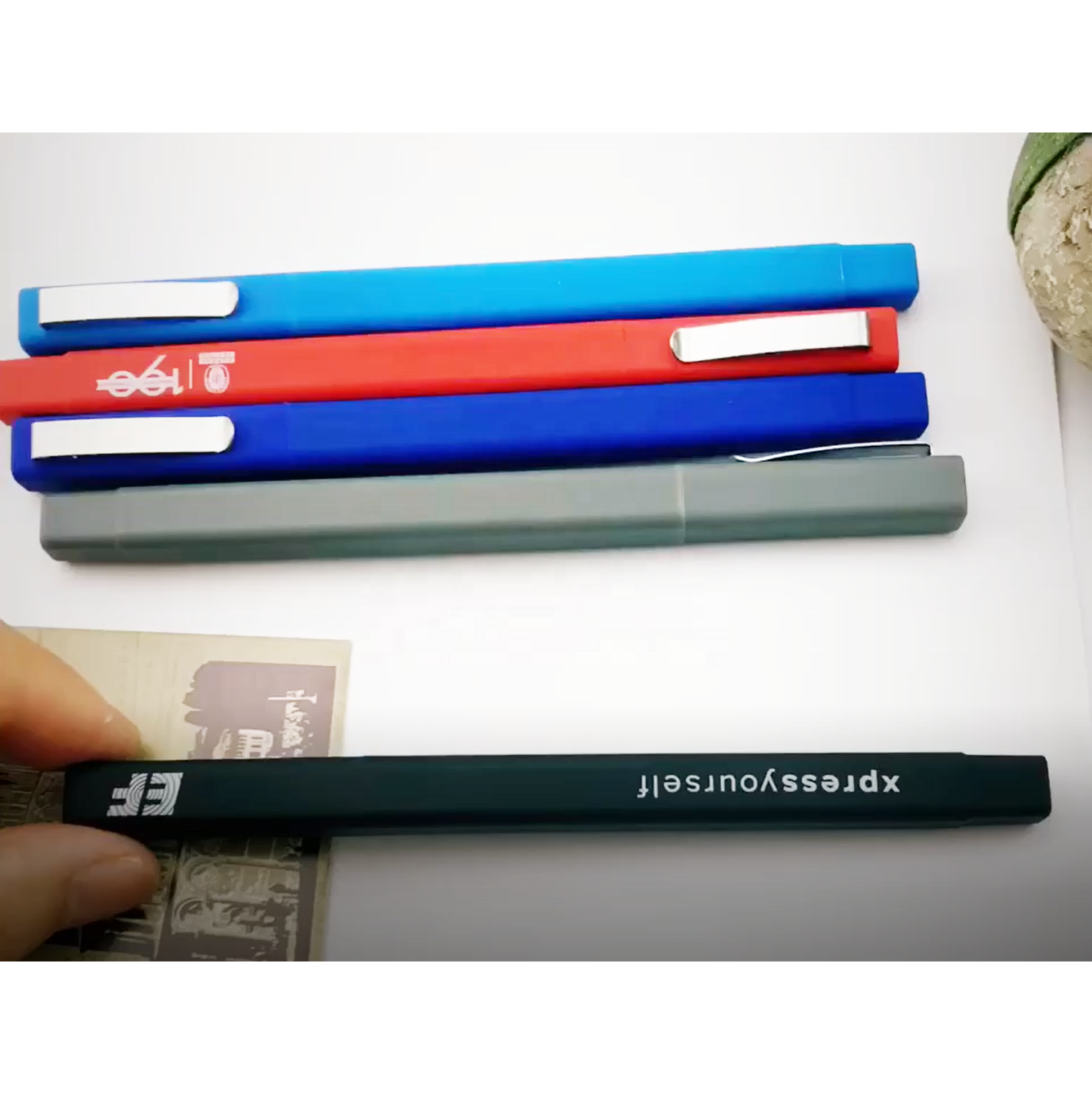 good quality custom logo promotional hotel name Rubber coating black golden square westin hotel pens