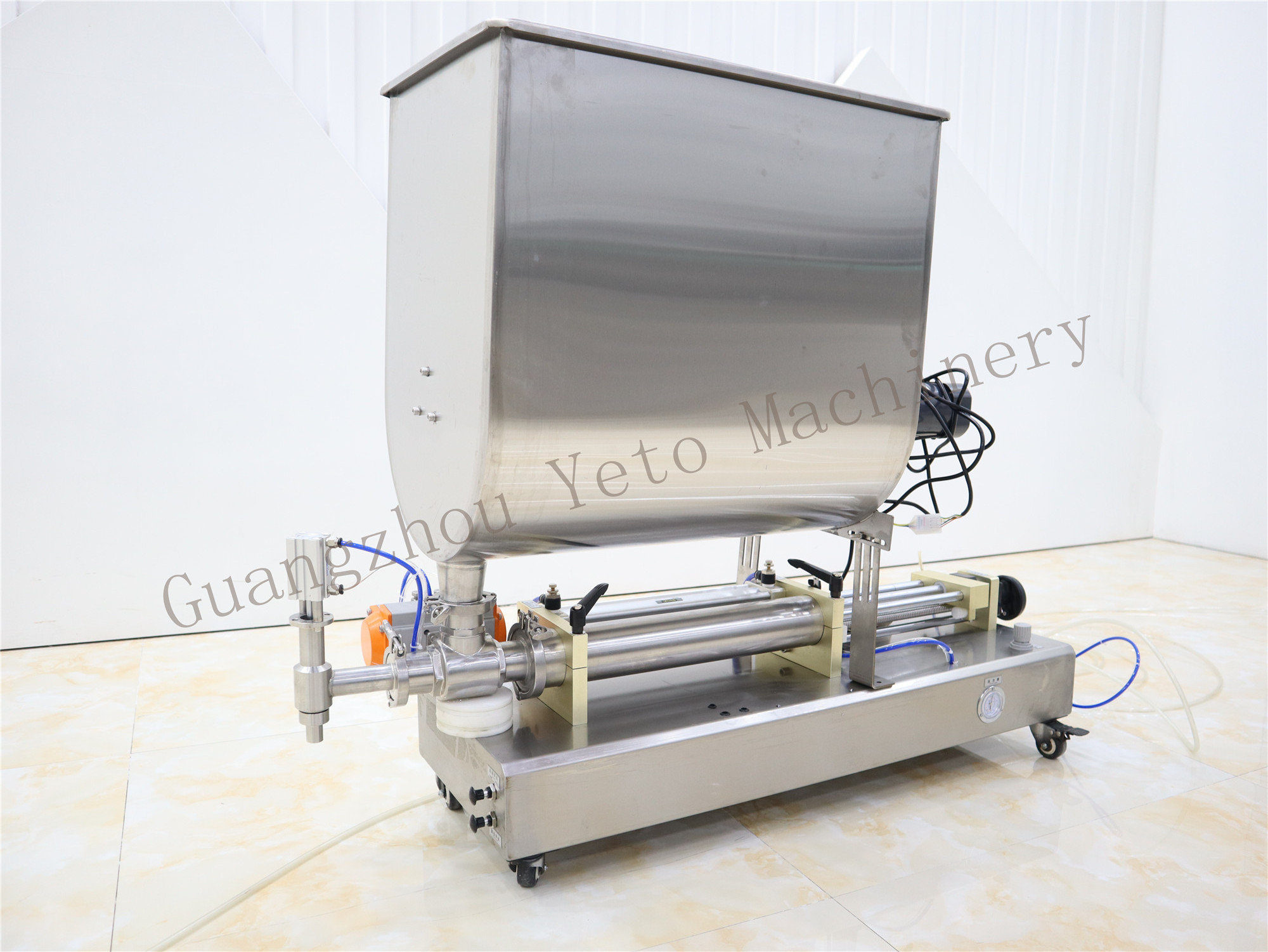 Semi automatic strawberry jam chili sauce ketchup peanut butter bottle can jar filler pneumatic mixing filling machine