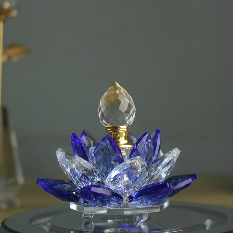 High Quality Cutting Crystal Lotus Flower Design Attar Oil Perfume Bottle for Luxury Brand