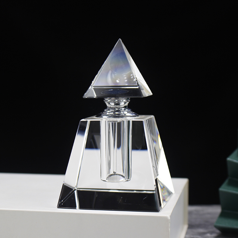 New Arrival Pyramid Essentiall Perfume Oil Bottle Crystal Empty Refillable Glass Oil Bottle for Art Decoration