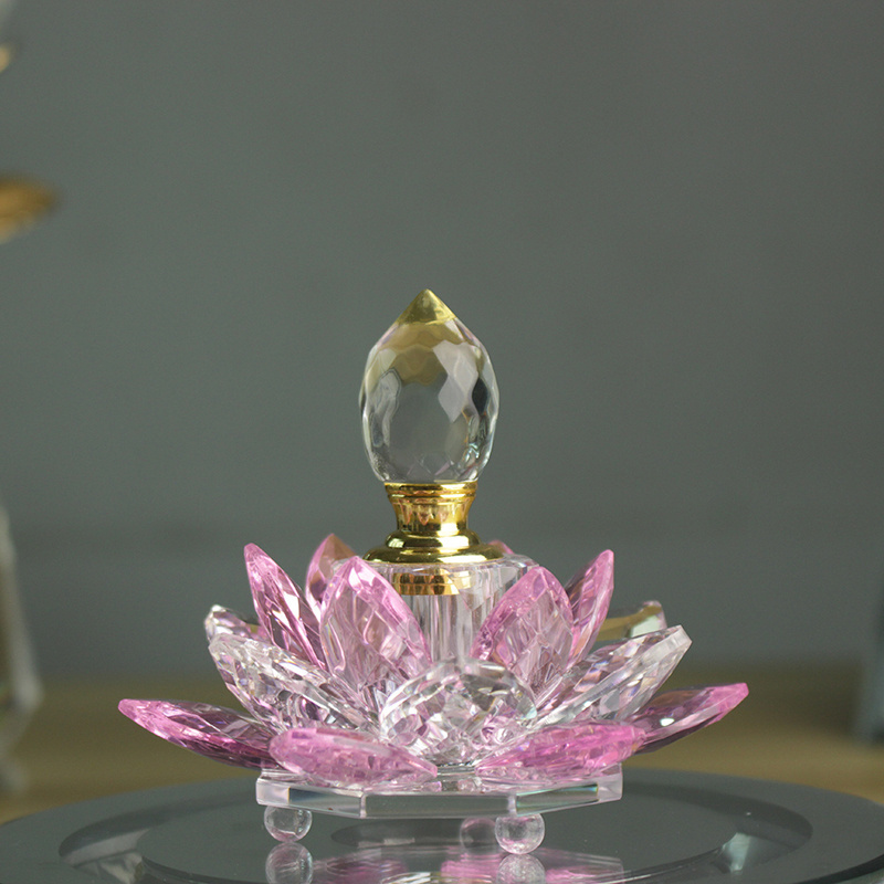 High Quality Cutting Crystal Lotus Flower Design Attar Oil Perfume Bottle for Luxury Brand