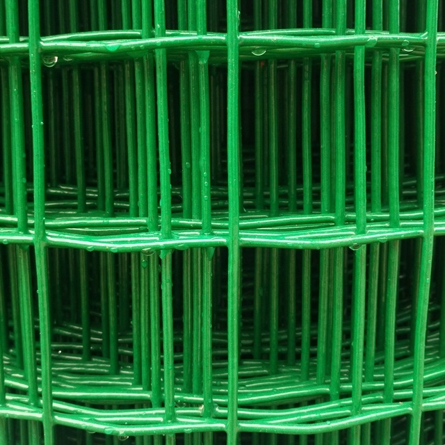 2'' x 4'' Dark green Vinyl coated garden fence/50x50 PVC coated Welded wire mesh rolls used as security fence