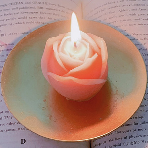 Small pink rose candle Valentine's Day Tanabata gift to girlfriend creative gift rose scented candle aroma candle