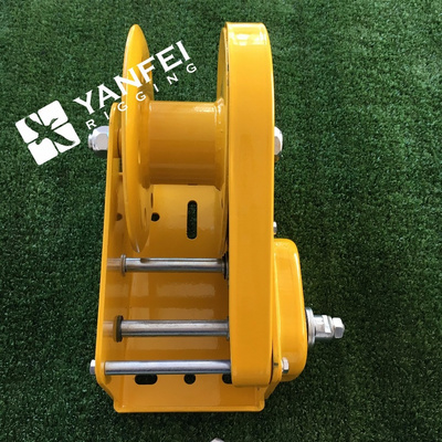 Self locking brake manual hand winch