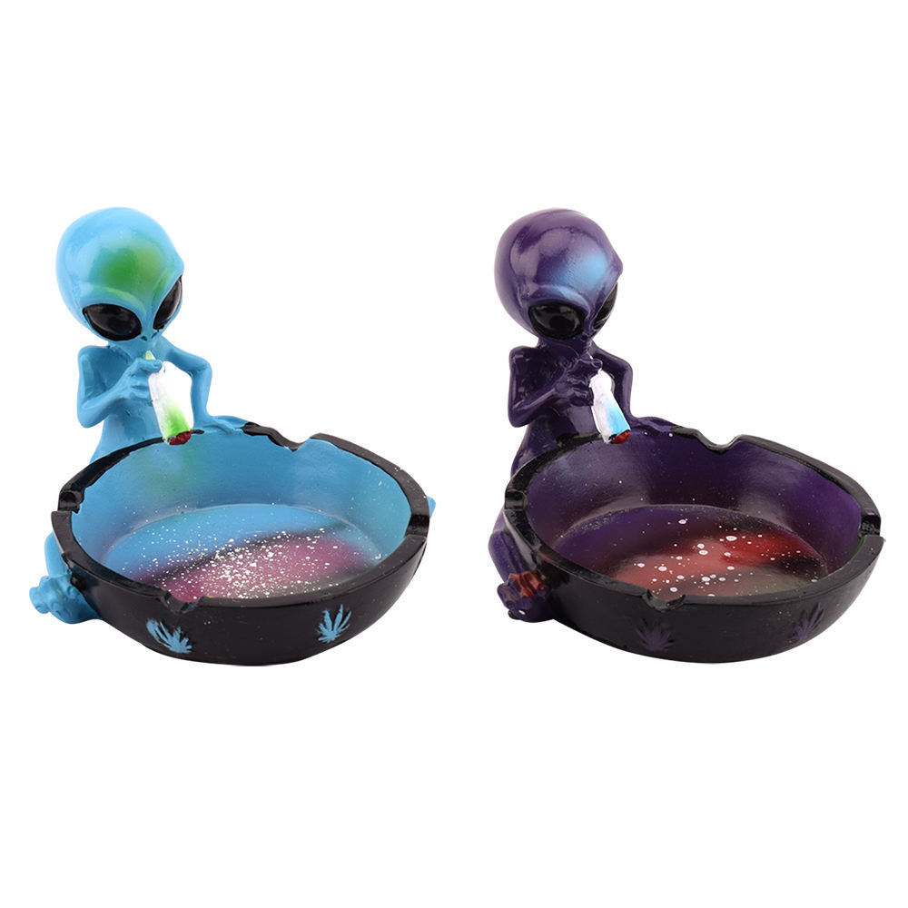 Creative resin ashtray wholesale alien shape cigarette ashtray home decorative cartoon ashtray