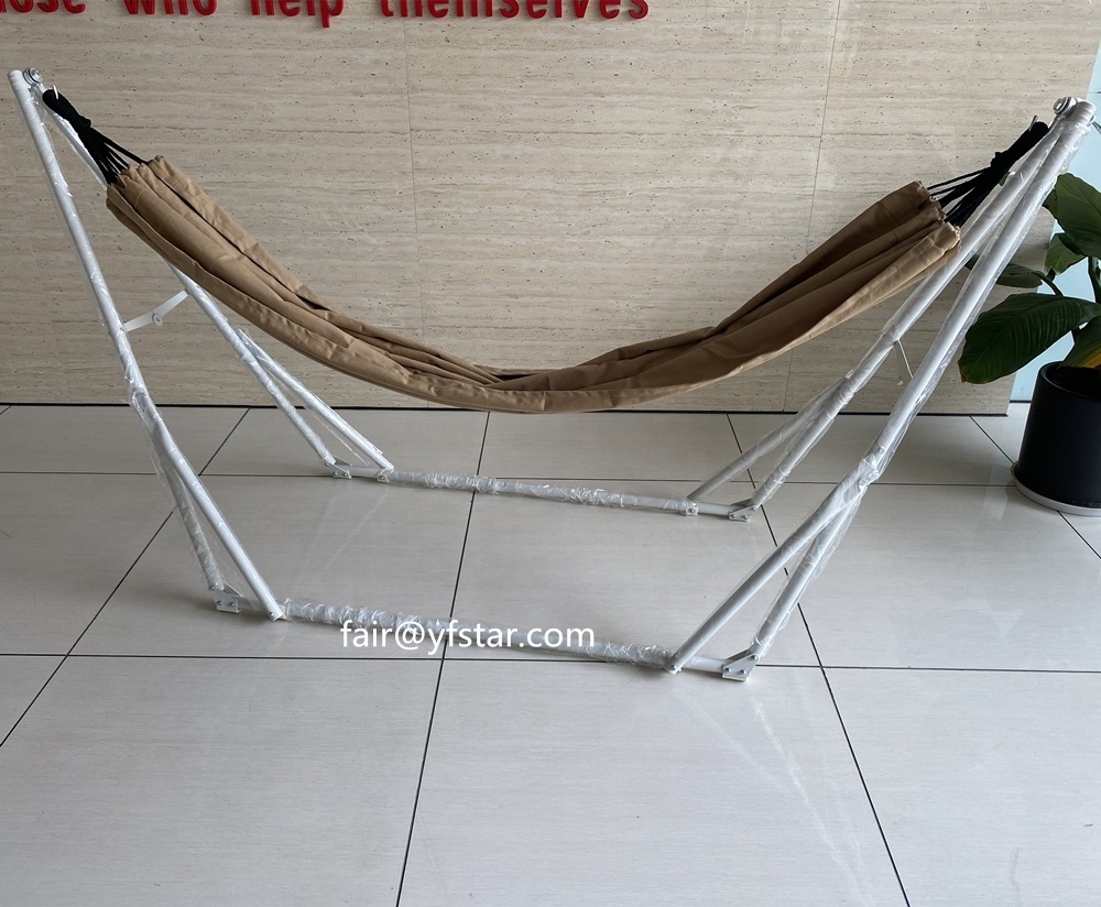 Hammock with Stand Hamaca con soporte Hangematte mit Stander Hamac avec support Hangmat met standard Hammock with Stand