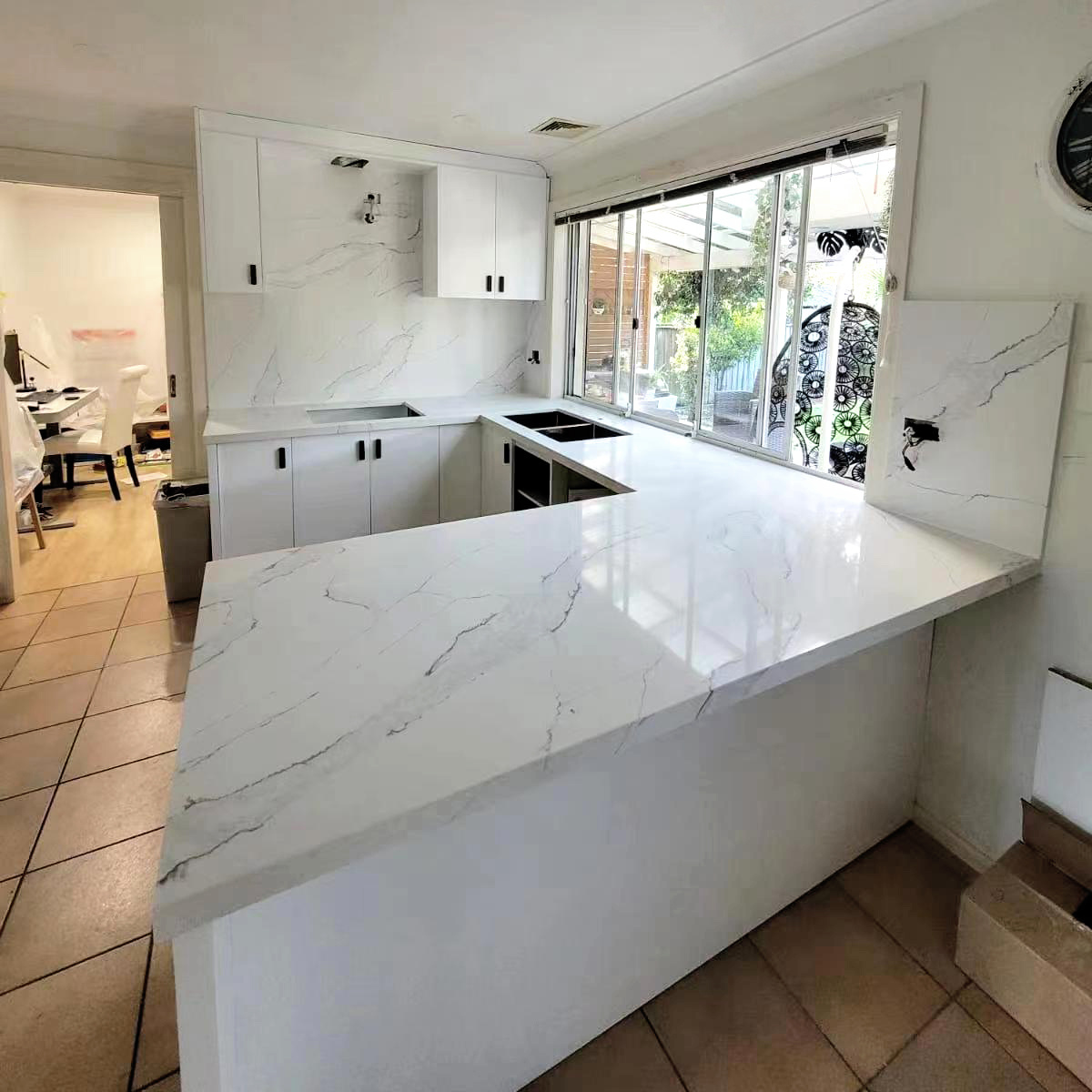 White quartz Stone Countertops Buyers Calacatta Kitchen Marble benchtops Quartz countertop