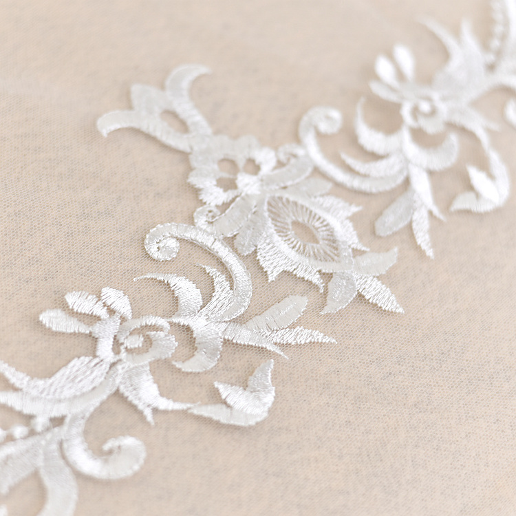 Beautiful Ivory Bridal Embroidery Mesh Lace Fabric for dress