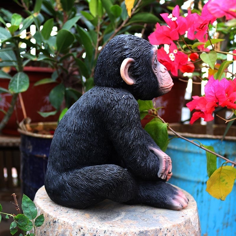 Garden Decoration Fiberglass Animal Figurines Gorilla Statues Deer Penguin Polyresin Decor Funny Monkey  Creative Gorilla Statue