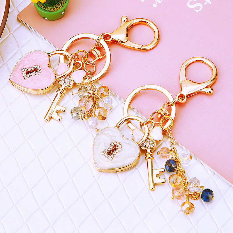 Four-Leaf Clover heart-shape lock car key ring Creative diamond heart lock women's bag pendant Metal key chain ring gift