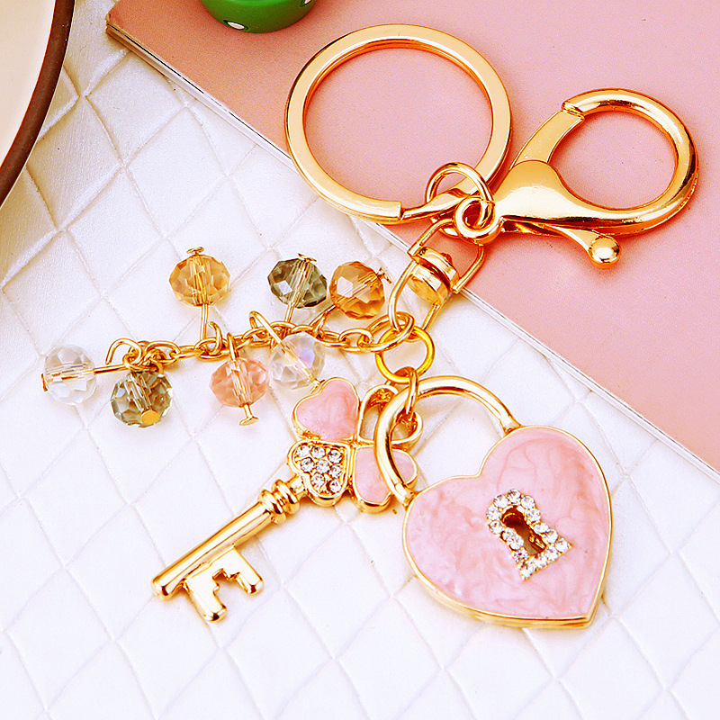 Four-Leaf Clover heart-shape lock car key ring Creative diamond heart lock women's bag pendant Metal key chain ring gift