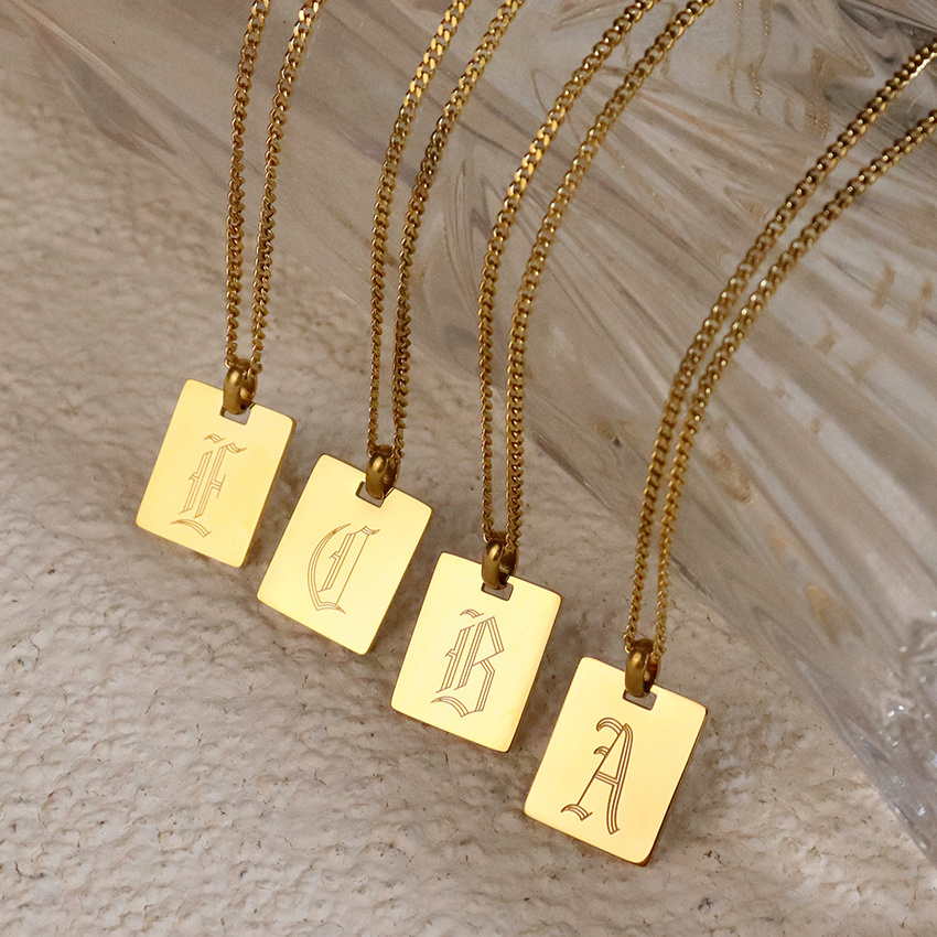 Hot Selling 18k Gold Plated Stainless Steel Initial Necklace Jewelry Minimalist Rectangle Old English Personalize Necklace