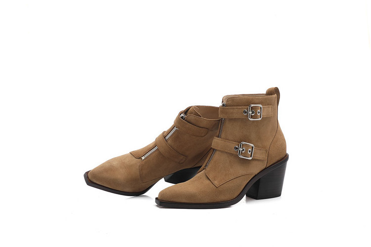 2021 Newly popular chunky heel fashion Italy cow leather ladies boots with buckle decorated boots for women and ladies