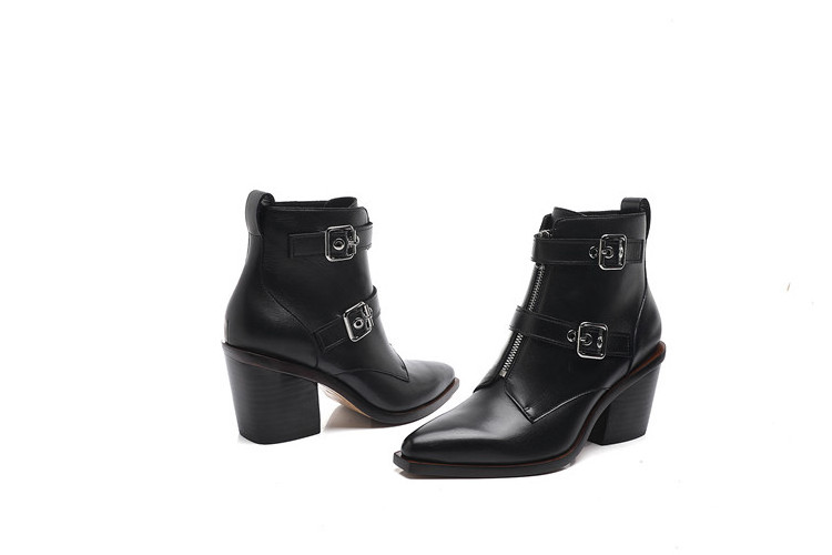 2021 Newly popular chunky heel fashion Italy cow leather ladies boots with buckle decorated boots for women and ladies