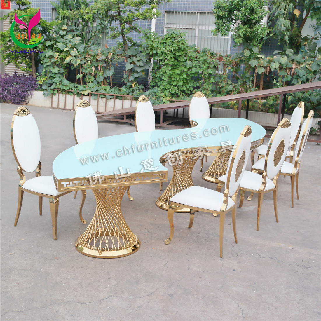 Luxury White Serpentine Table Mirror Glass Banquet Hall Wedding Gold Dining Table