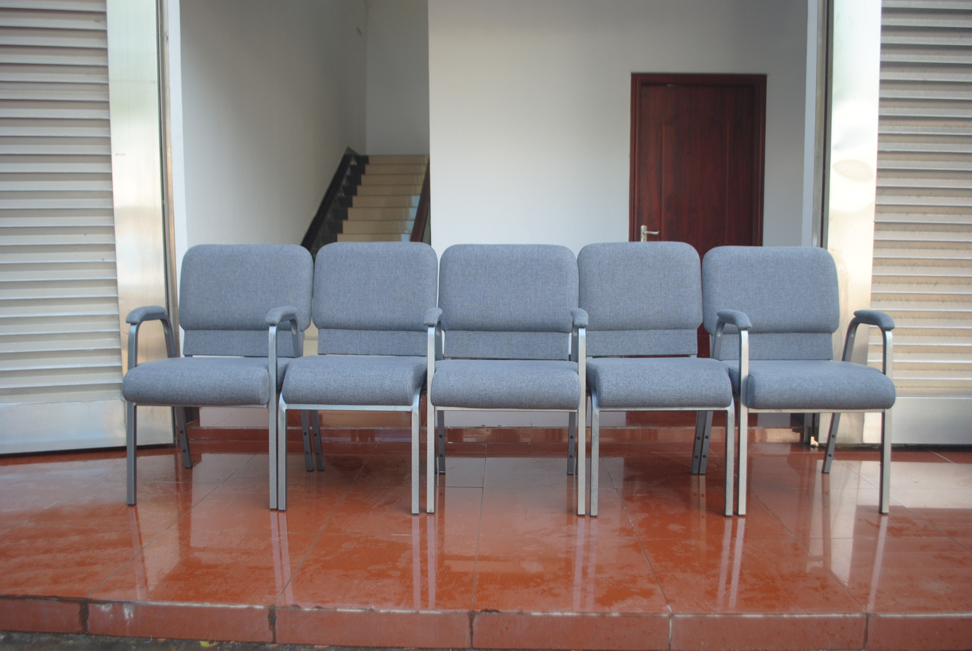 Hot Sale Used Interlocking Church Chairs with Arms, Bookshelf Theater Furniture High Density Mould Seat Cushion